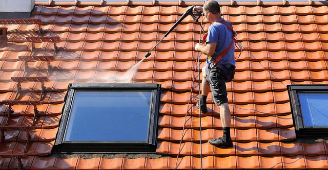 Roof Cleaning in Chesapeake VA