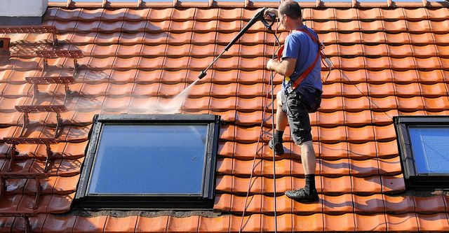 Roof Cleaning