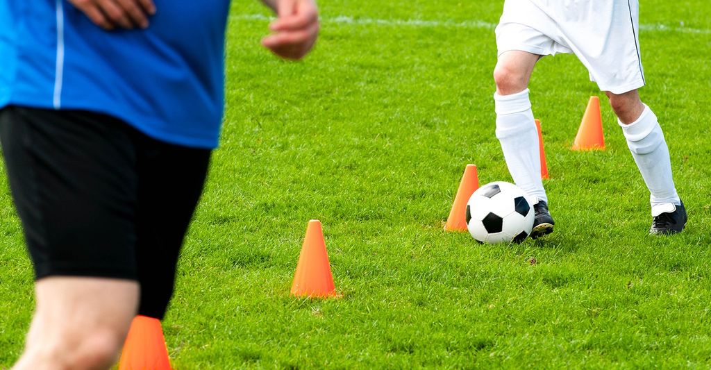 Find an adult soccer trainer near you