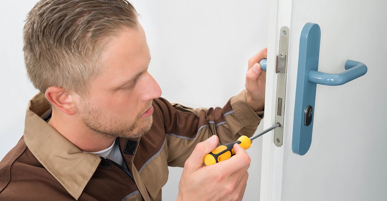 The 10 Best Door Repair Services Near Me (with Free Estimates)