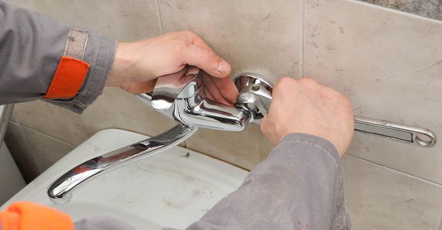 Kitchen Sink Faucets Repair and Replacements