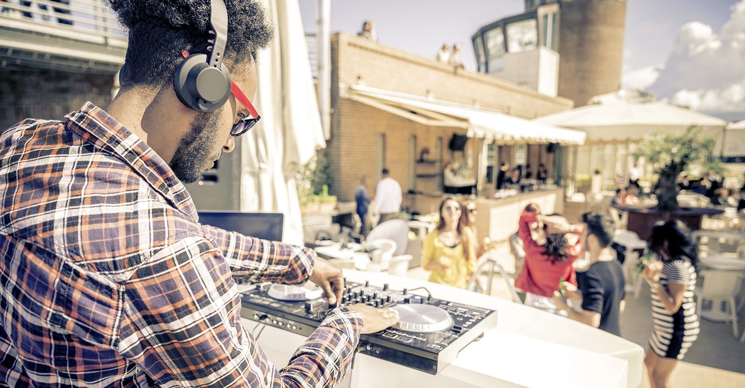 The 10 Best Sweet 16 DJs Near Me (with Free Estimates)