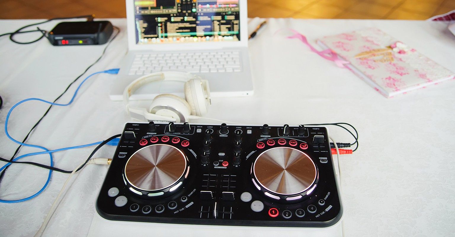 The 10 Best Wedding DJs Near Me (with Free Estimates)
