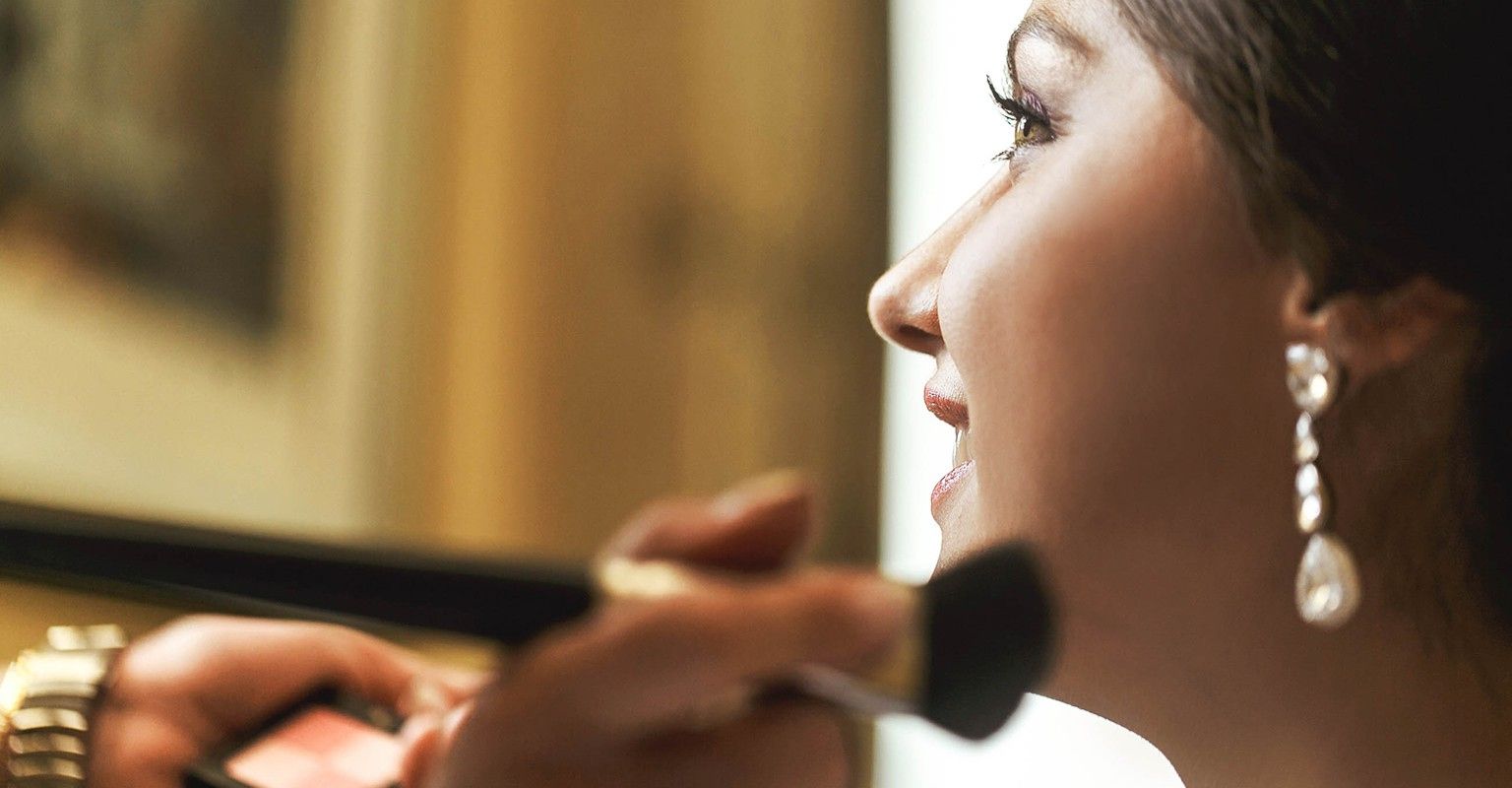 The 10 Best Hair And Makeup Artists Near Me (with Free