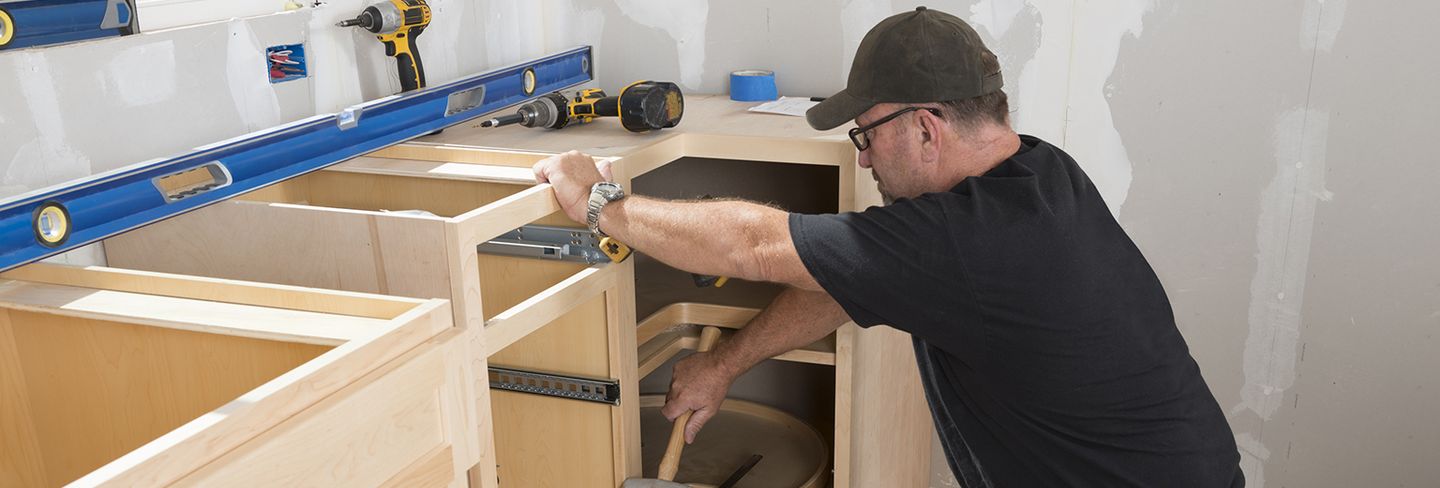 Minimalist Kitchen Cabinet Installation for Living room