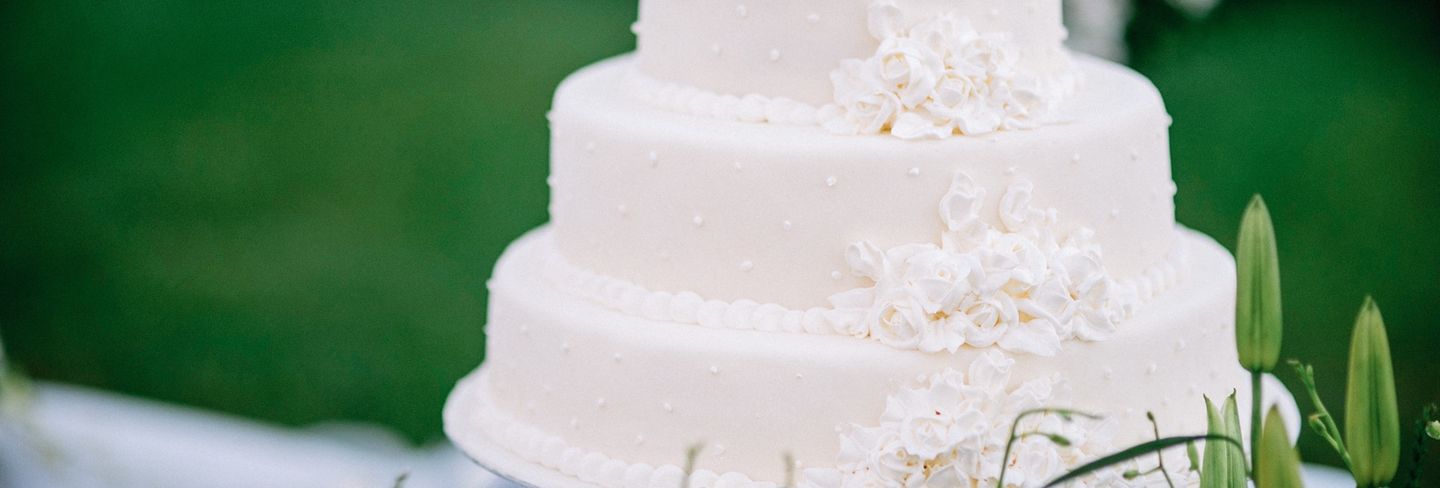 Wedding Cake Costs Servings Delivery Info 2021 Prices Avg