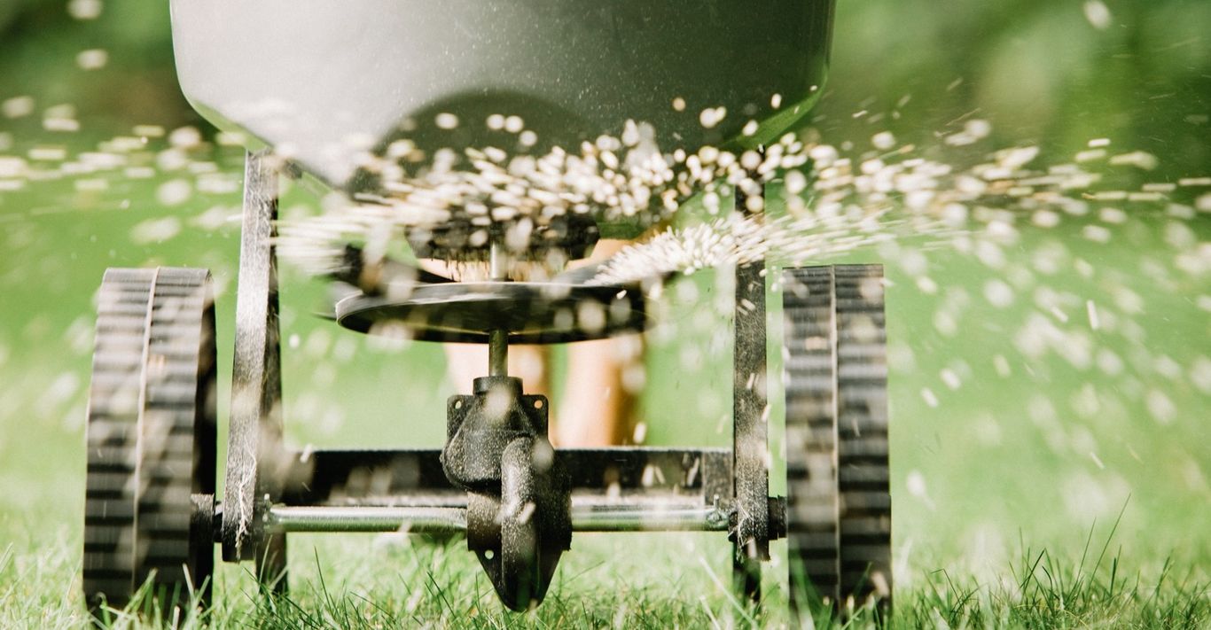 The 10 Best Fertilizing Companies Near Me (with Free Estimates)