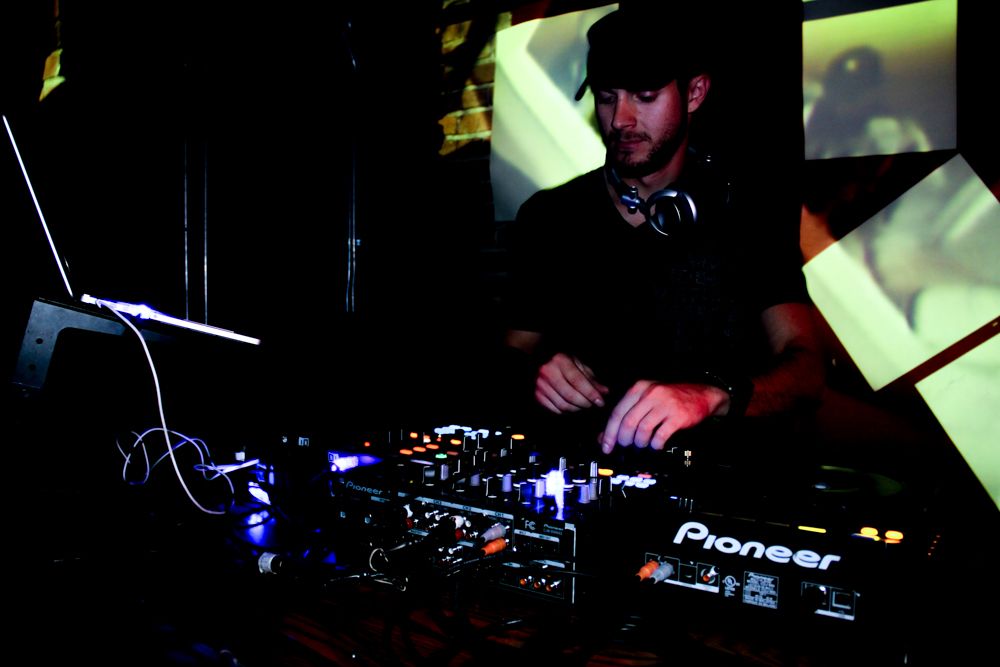Club set in Denver