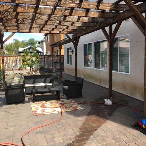 Back Patio & Stucco Cleaning.