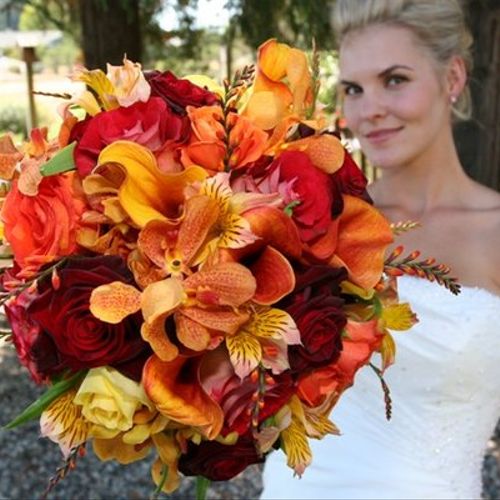 Bright bouquet that has a mix of different colored