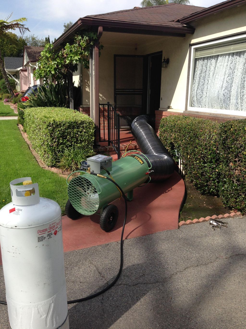 Titan Heat System, air-duct entering thru front do