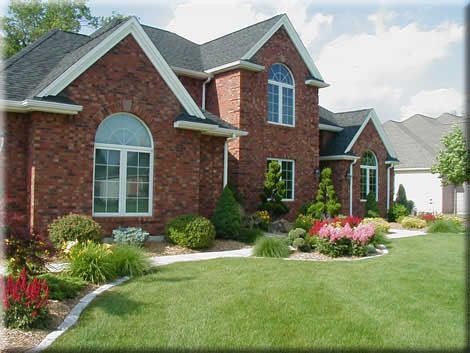 Very Nice front yard!