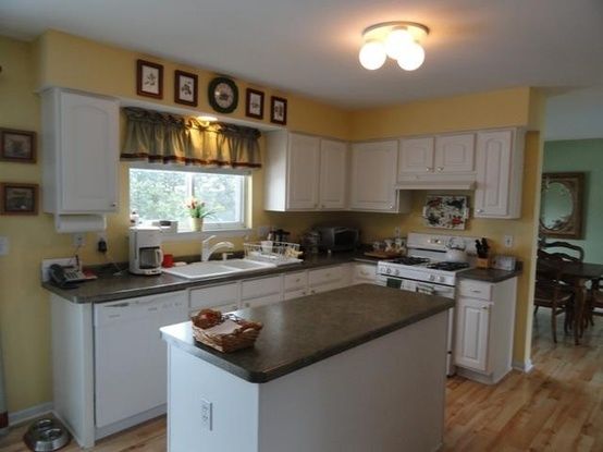 Lovely home for sale in whitecaps subdivision..cal