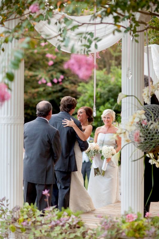 You may KISS the BRIDE!  #southernwedding #Savanna