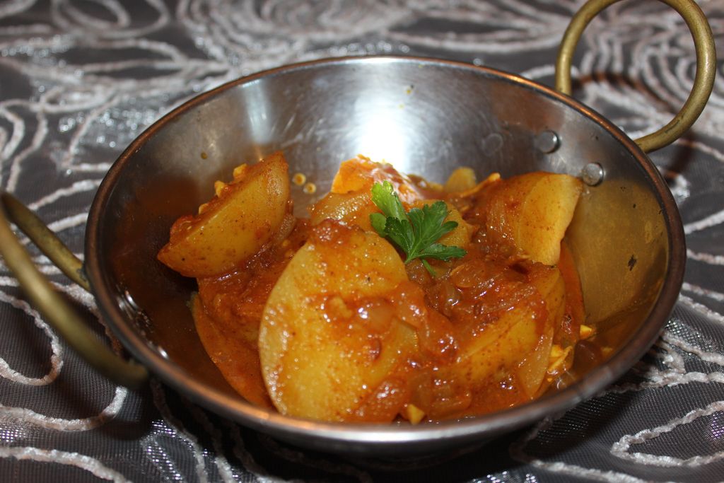 Alloo Vindaloo (spicy potato curry)