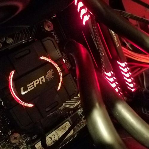 Custom water cooler with LED DDR4 RAM (2666MHz). I