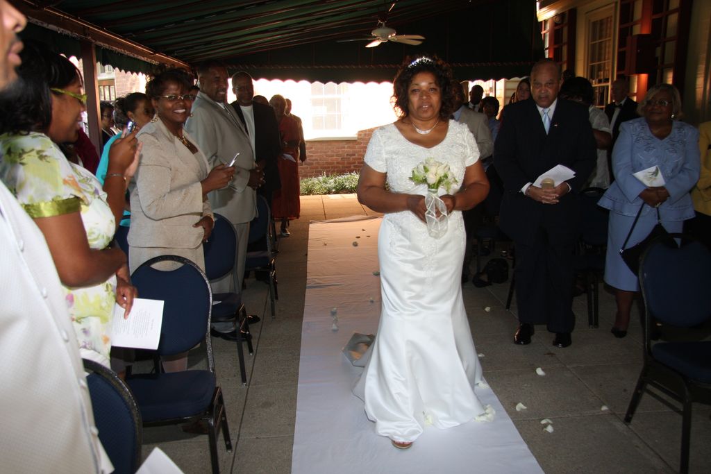 Fabric aisle runners