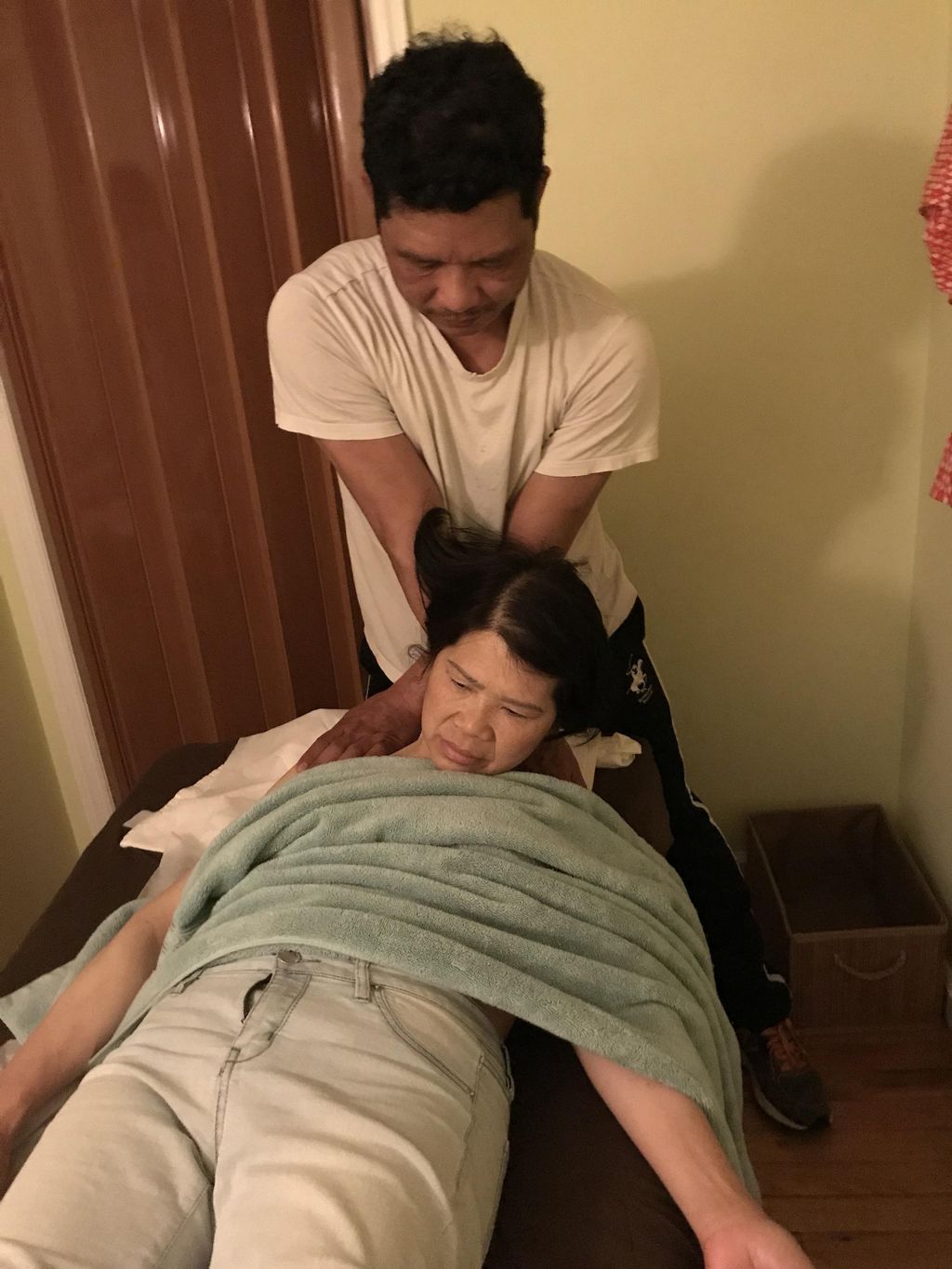 Stress the neck 