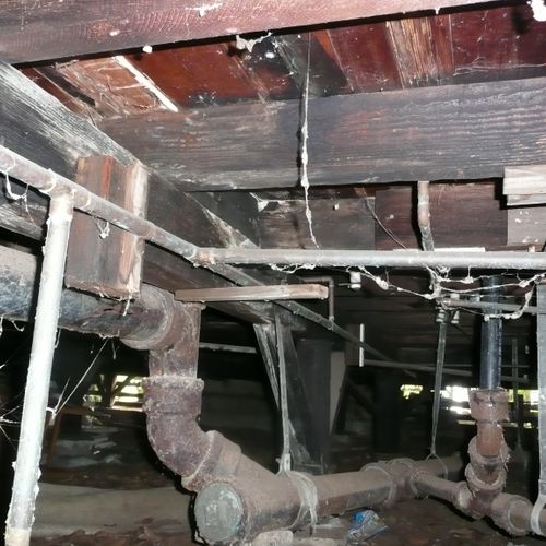 Cast Iron plumbing, rusted w/leaks
