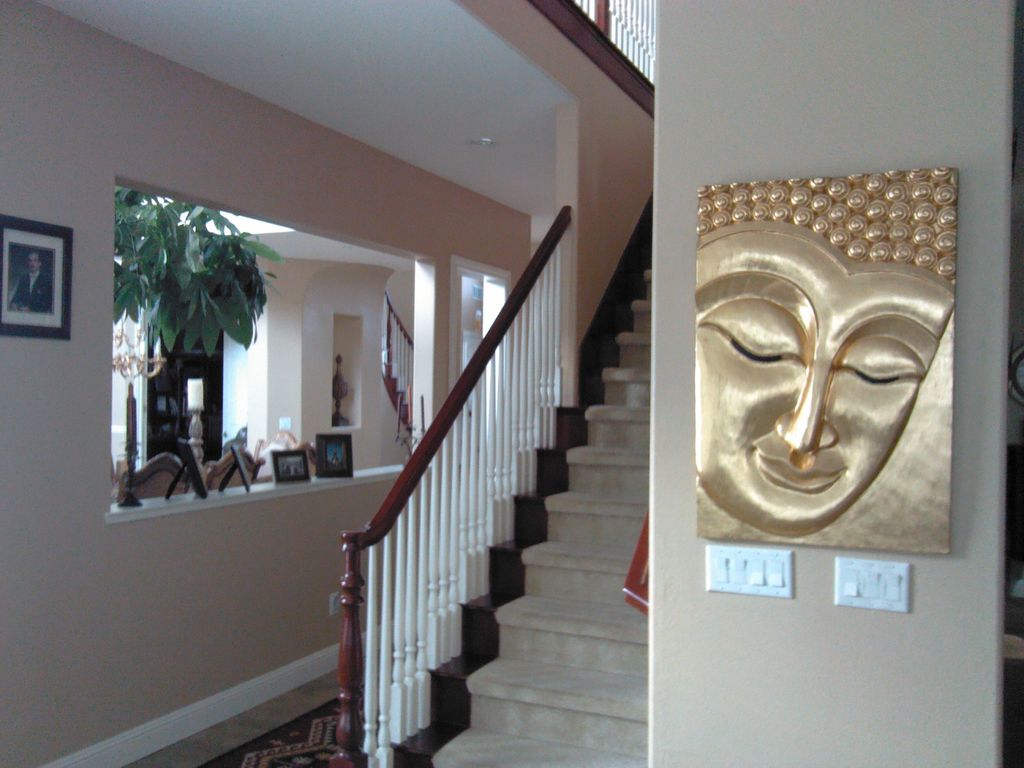 I did the walls not the gold Buddha .