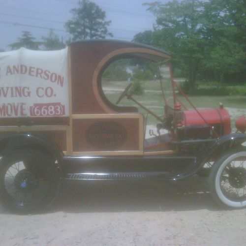 1925 Model T moving truck