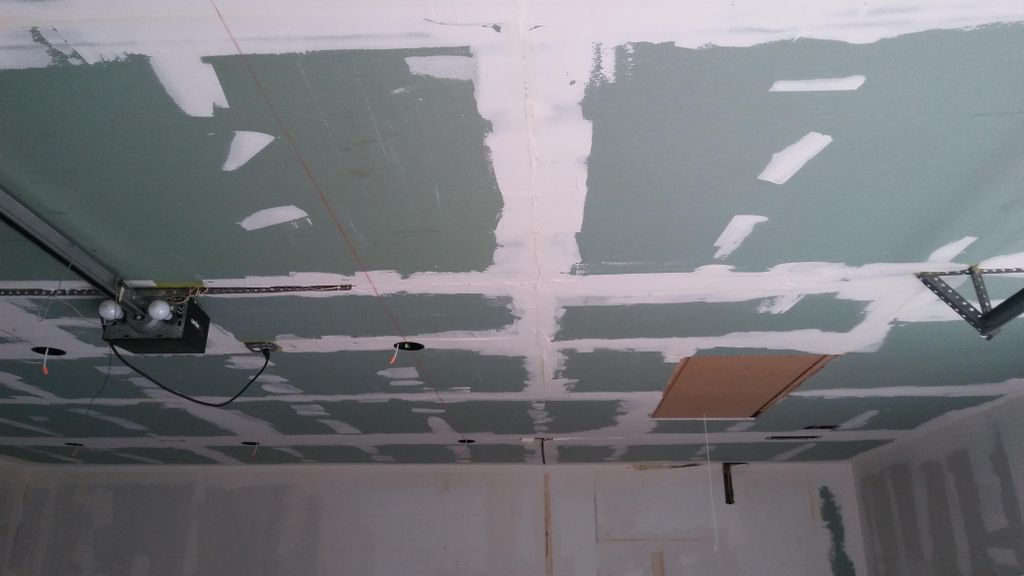 Drywall hanging .. phase 1 of taping & first mud a