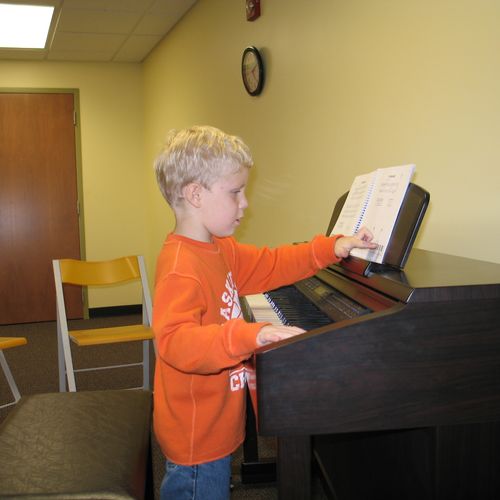 Piano lessons for preschoolers and kindergartners.