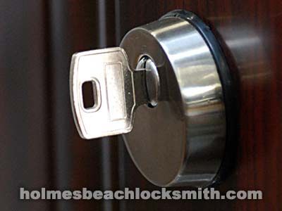 holmes-beach-locksmith-deadbolt