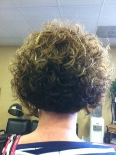 natural curly hair/ stacked bob