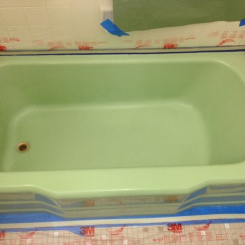 Before-  AK Bathtub Refinishing MD VA DC