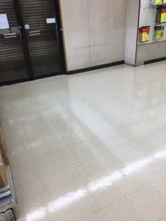 Floor strip and waxing after picture