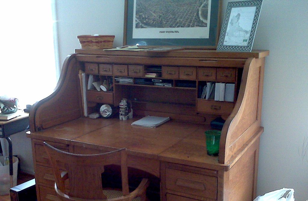 Home Desk - Rolltop - After being organized