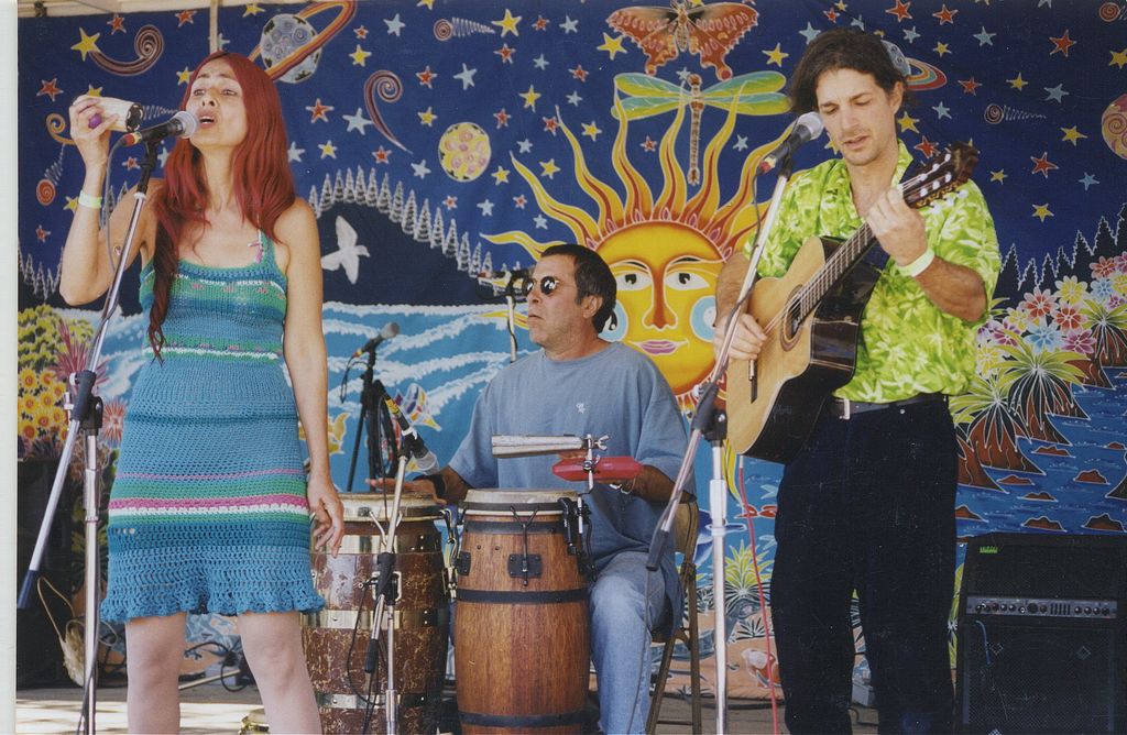 Trio w. Pepa singer, Edgar guitar and Percussionis