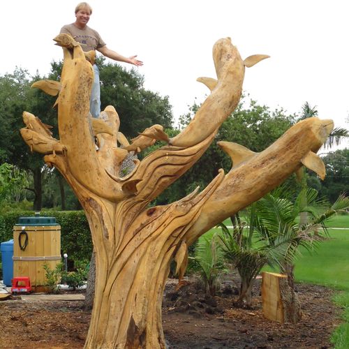 I did this huge sculpture in 10 days from a tree a