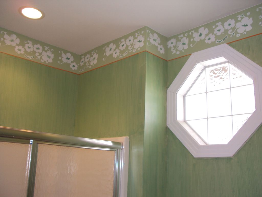 Strie wall with hand cut stenciled border