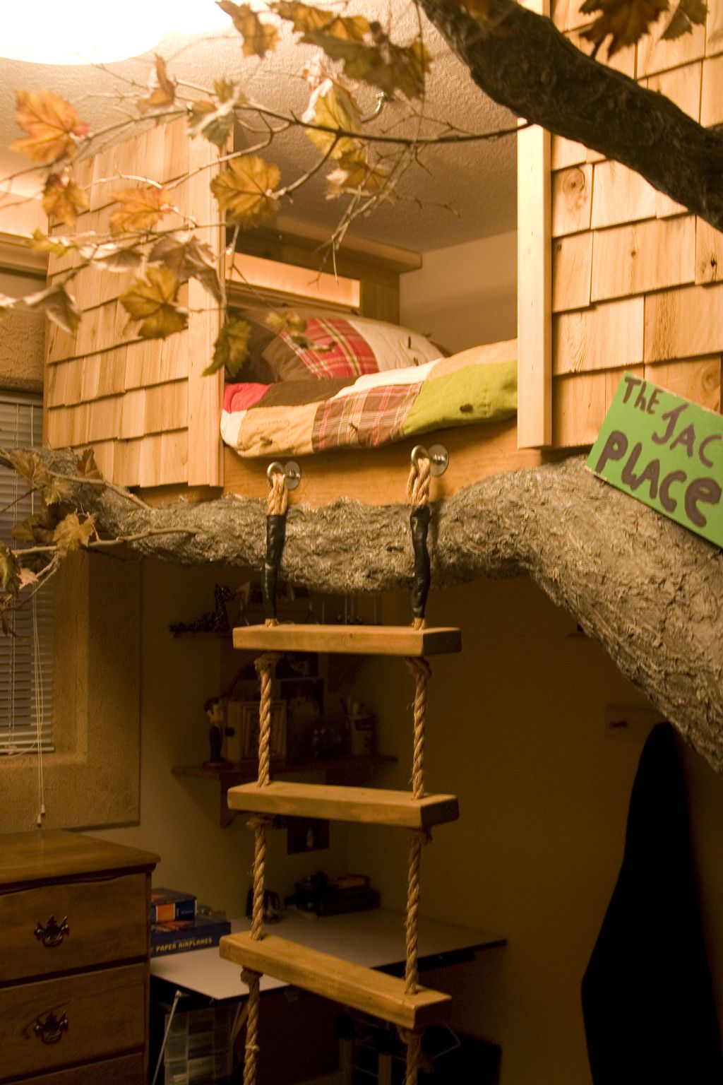 Unique Tree House Bed