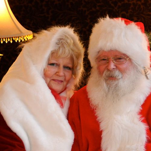 SANTA AND MRS CLAUS LOVES TO VISIT WITH CHILDREN T