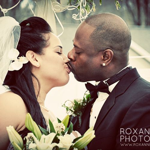 Wedding packages starting at $650! www.roxannediaz