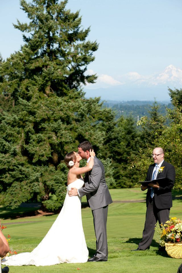 A beautiful ceremony in Lake Oswego, OR with Mt. H