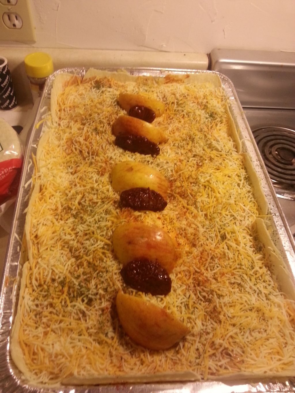 REDCHILE CHICKEN ENCHILADAS
TOPED WITH APPLE'S AND