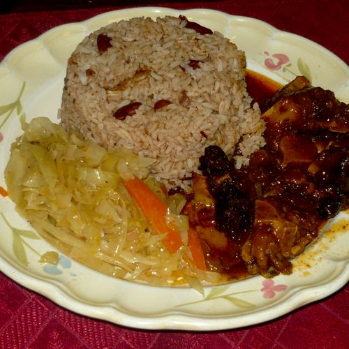 Oxtails stew rice n beans n steamed veg