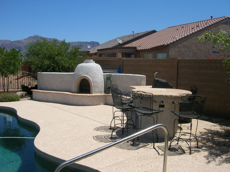 Patio suite - gas grill & bee hive fireplace, runn