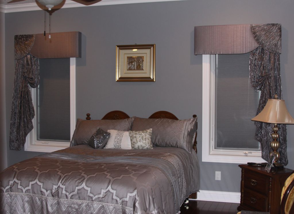 Fan Cornice with Italian Strung Cascades