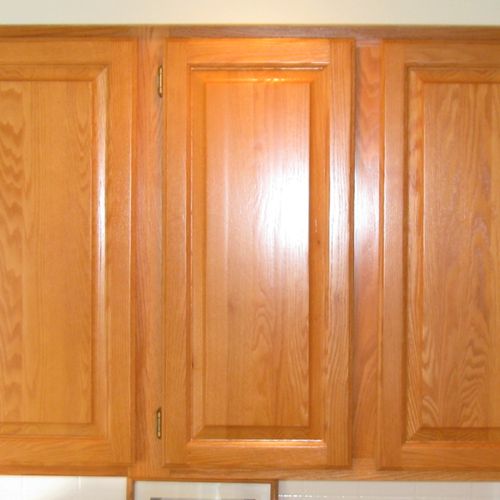 2008 re-finshed oak cabinets.