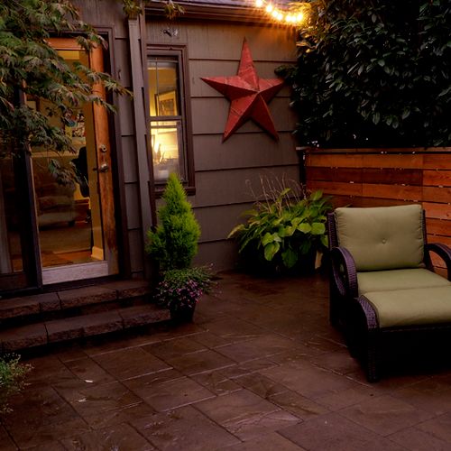 Paver patio with cedar fencing