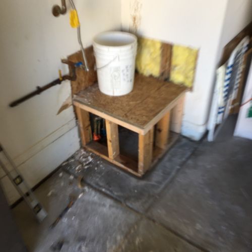 Hot water tank leak
Part 2/4: Rebuild