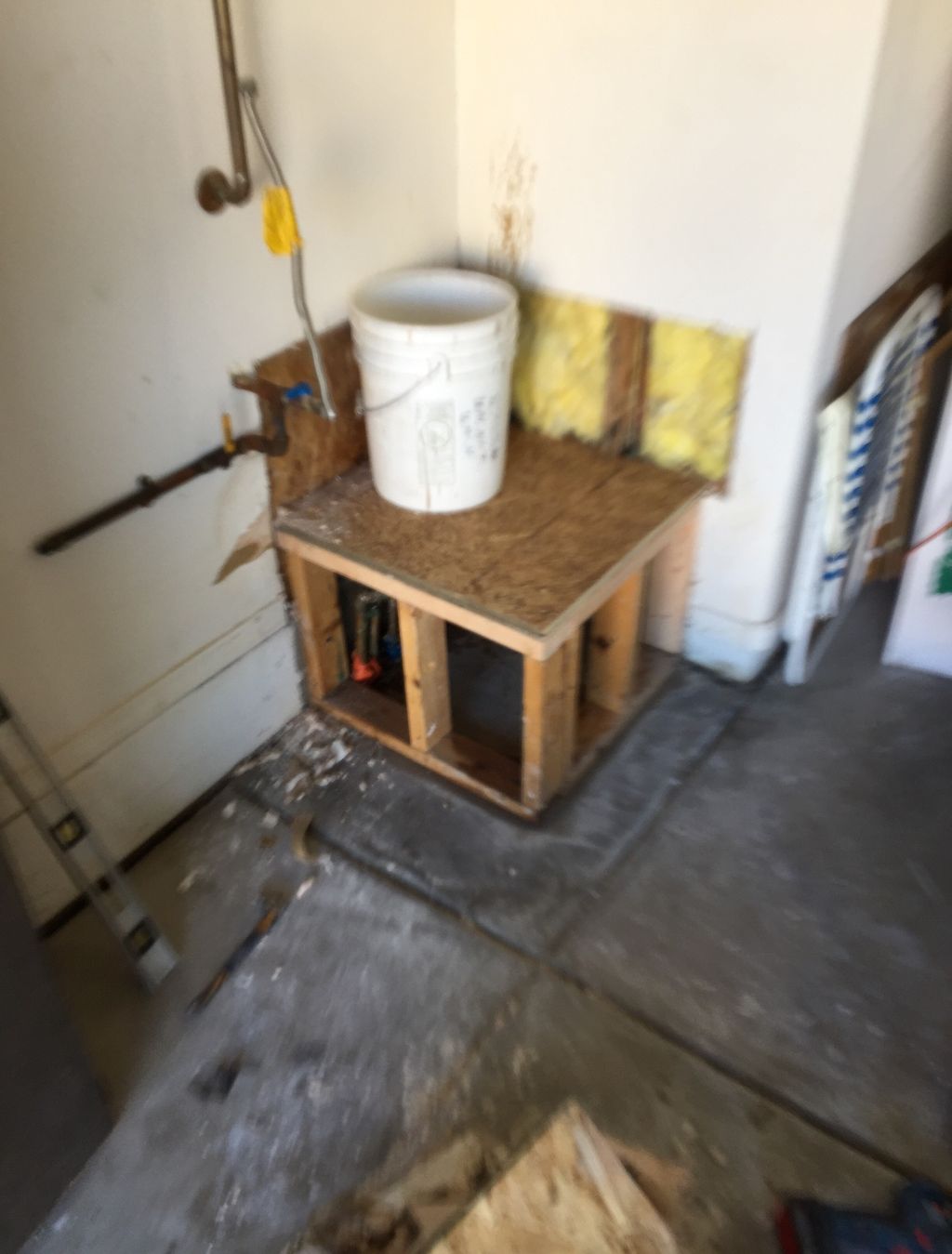 Hot water tank leak
Part 2/4: Rebuild