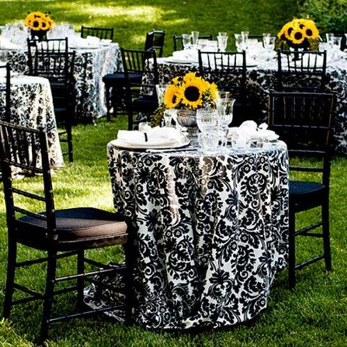Black/White Paisley Small Cocktail Table Setting
