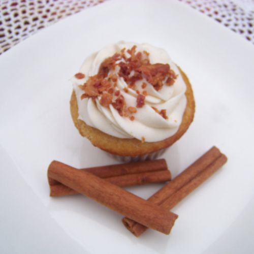 French Toasty cupcakes, maple Cinnamon cupcake wit