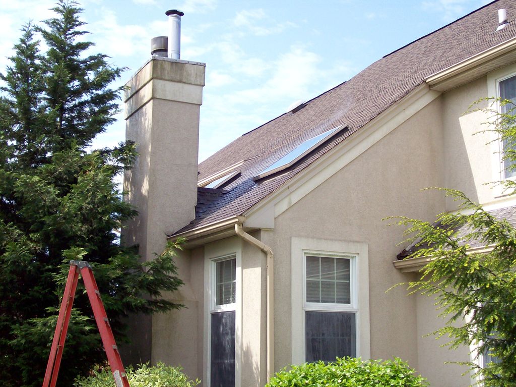 Dryvit constructed house BEFORE washing.